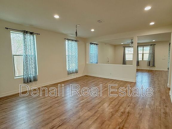 5th image of 3004 W Tumbleweed Dr