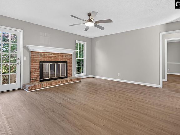 4th image of 121 King George Way