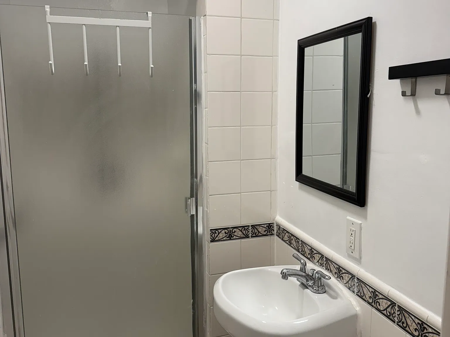 6 bed, 200 sqft, $1,000 — Photo 2