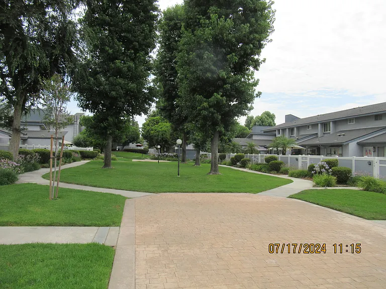 900 W Sierra Madre Ave #33 — Photo 9