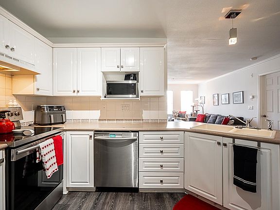 4th image of 12125 75a Ave #315