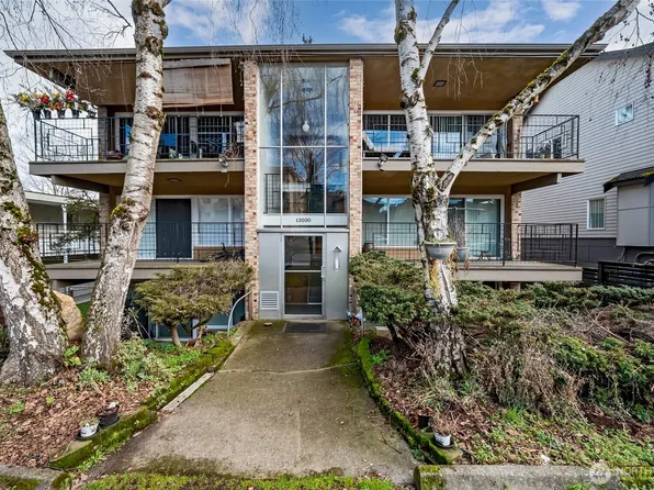 12030 32nd Avenue NE #1-6, Seattle, WA 98125