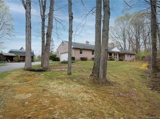 30 Chestnut Hill Rd, Madison, CT 06443