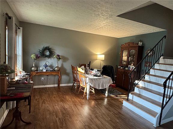 4th image of 126 W Van Lake Dr