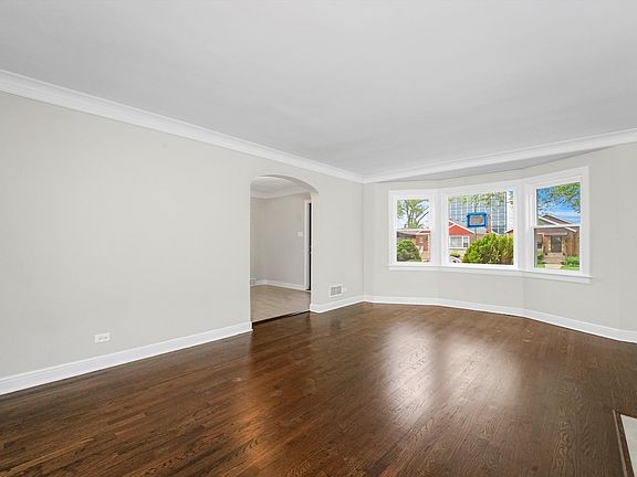 3rd image of 9715 S Claremont Ave