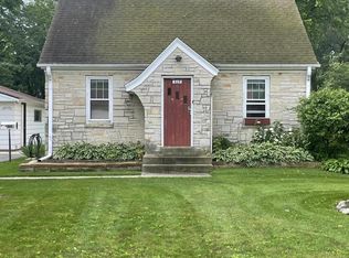 517 W Bender Rd, Glendale, WI 53217