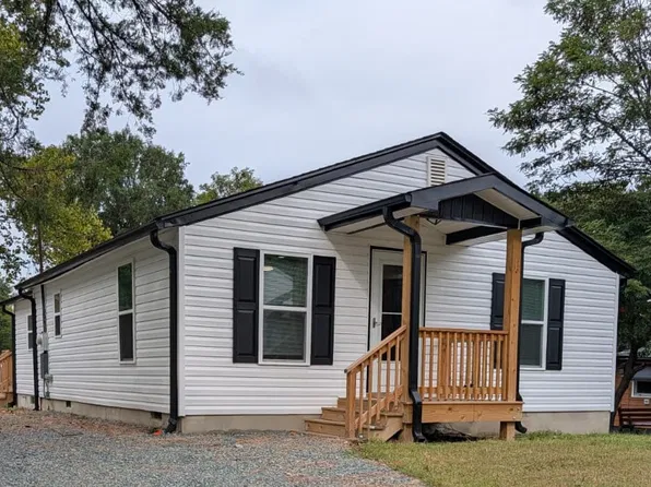 704 Richmond Ave, Burlington, NC 27217