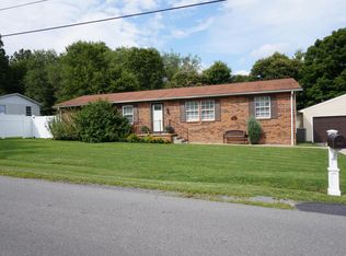 302 Town Mountain Rd, Summersville, WV 26651
