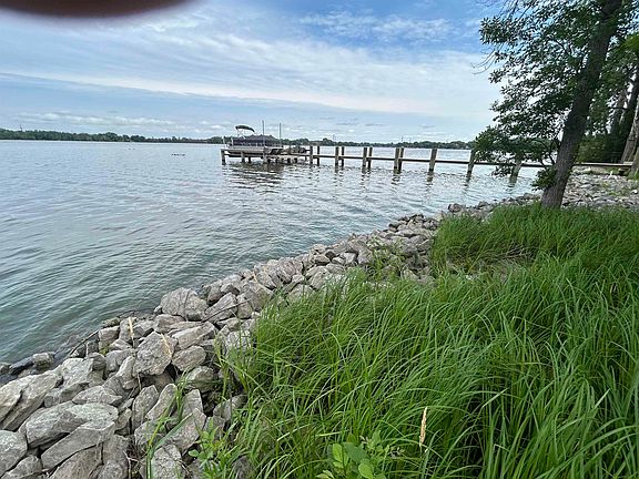 2nd image of 1196 Pages Point Rd