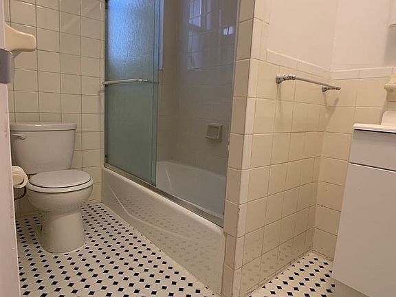 5th image of 36-40 Bowne St #2F