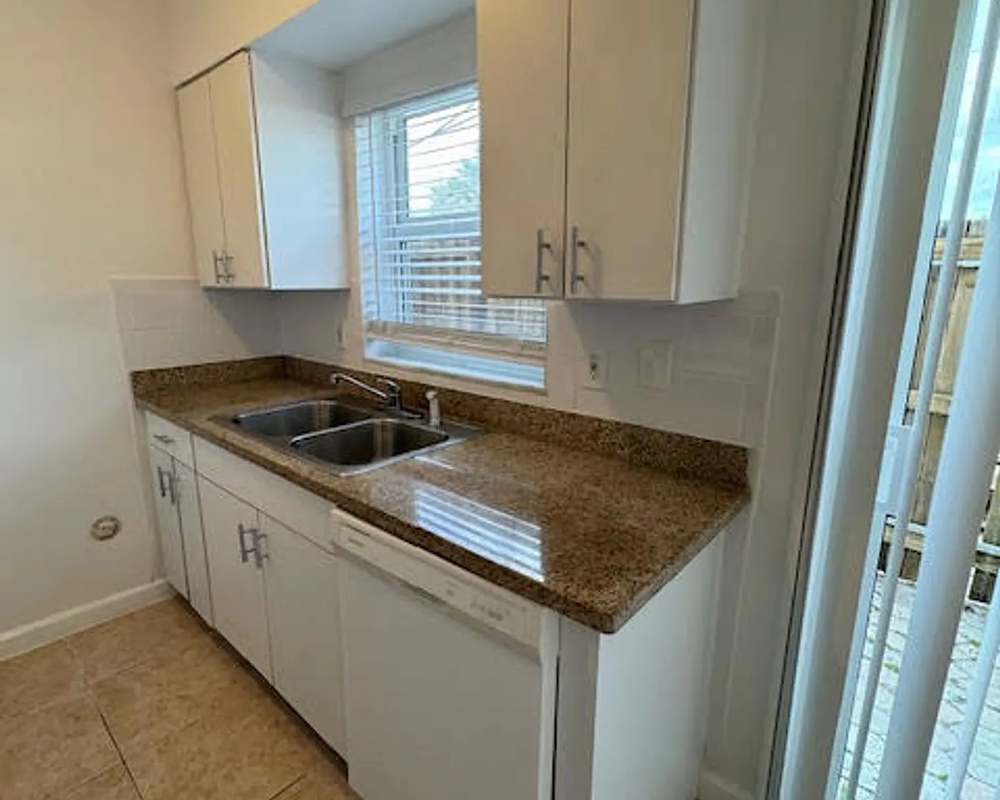 100 SW 10th St Ft. Lauderdale, FL 33315 — Photo 4