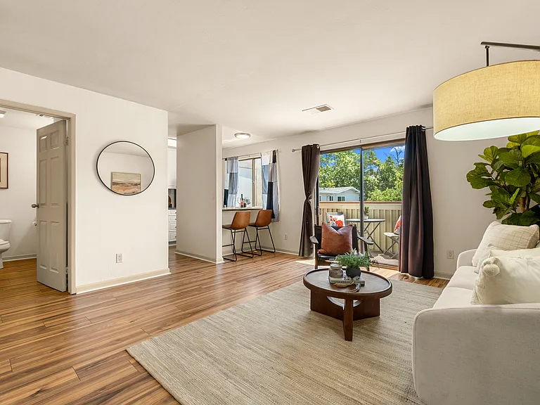 2520 Walters Way #10 — Photo 1