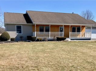 6662 Emily Ln, Lockport, NY 14094