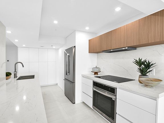 5th image of 2001 N Ocean Boulevard #502