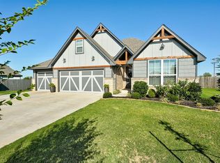 10149 NW 98th St, Yukon, OK 73099