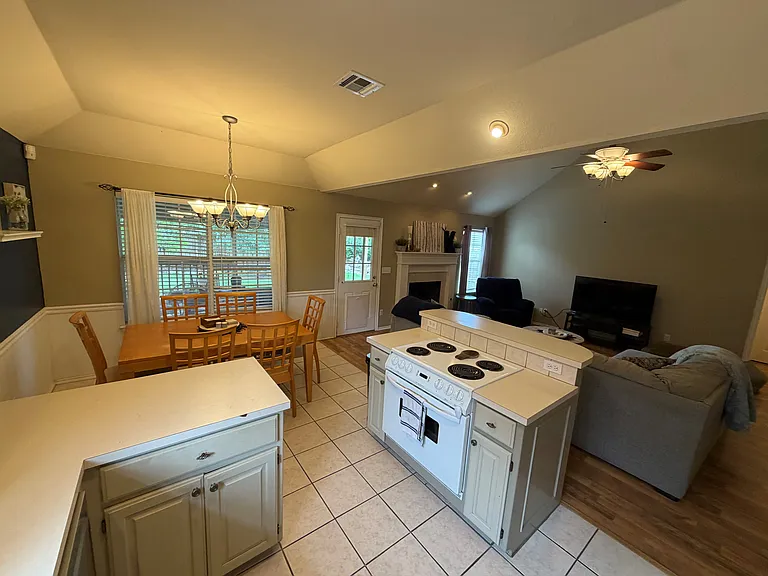 5230 Redbud Dr — Photo 4