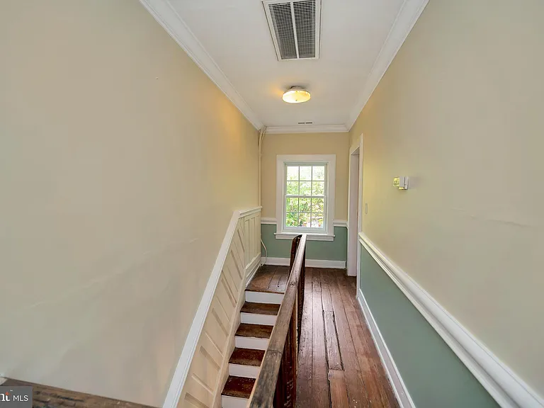 305 Prince Edward St — Photo 34