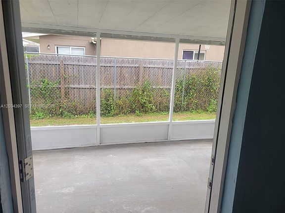3rd image of 20420 Marlin St
