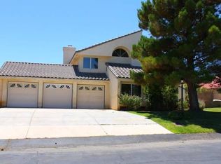 5328 Gardendale Ln, Palmdale, CA 93551