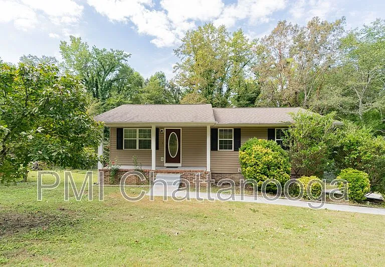 37 Anderson Rd — Photo 1