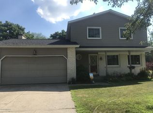 7811 Aster Ln, Jenison, MI 49428