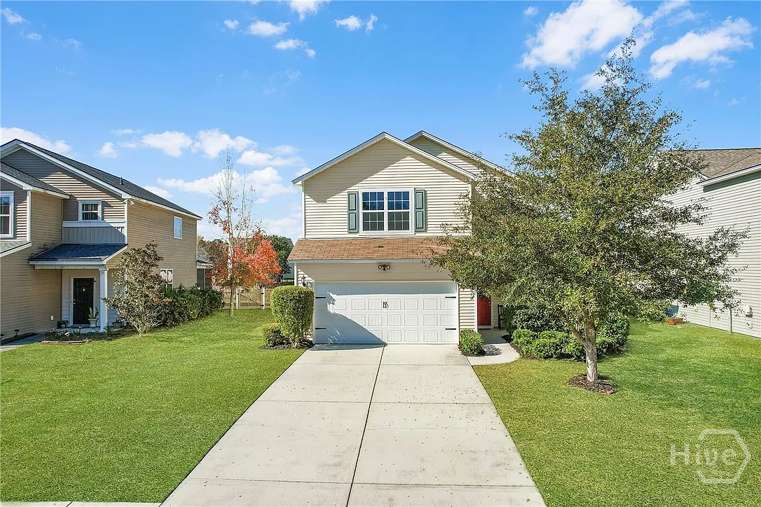 4 bed, 2.5 bath, 2025 sqft, $2,700 — Photo 3