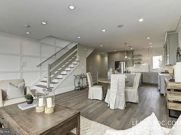 1232 I St NE #2 — Photo 9
