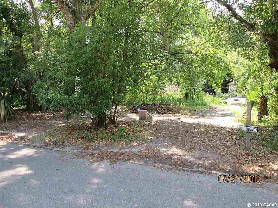 1st image of 826 NE 18th Ter