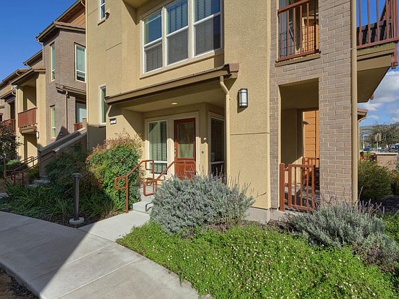 4th image of 1315 Venturi Dr #2
