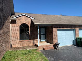 1220 Karina Cir, Maryville, TN 37804