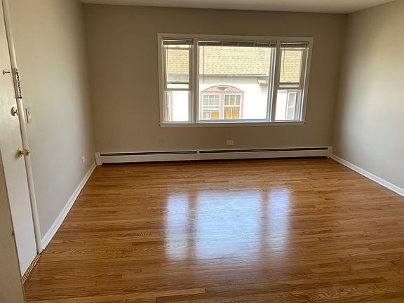 5th image of 205 27th Ave APT 2R
