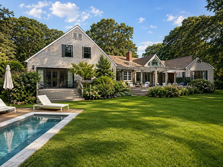 15 Beach Plum Rd — Photo 1