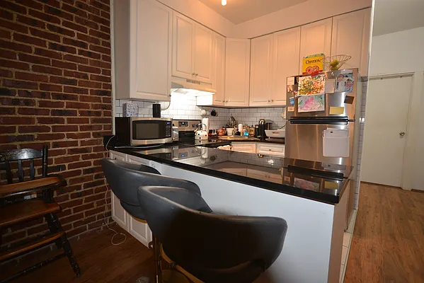 Rented by Voro, LLC | media 11