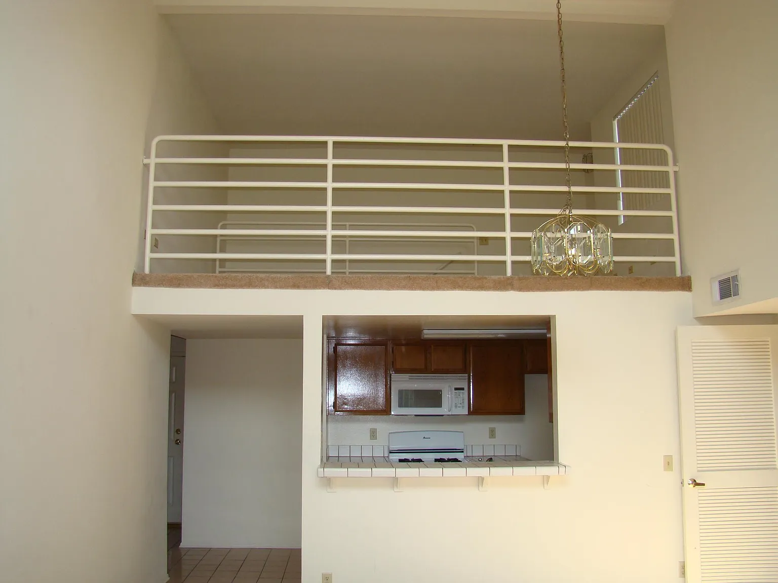 2 bed, 1100 sqft, $3,000 — Photo 4