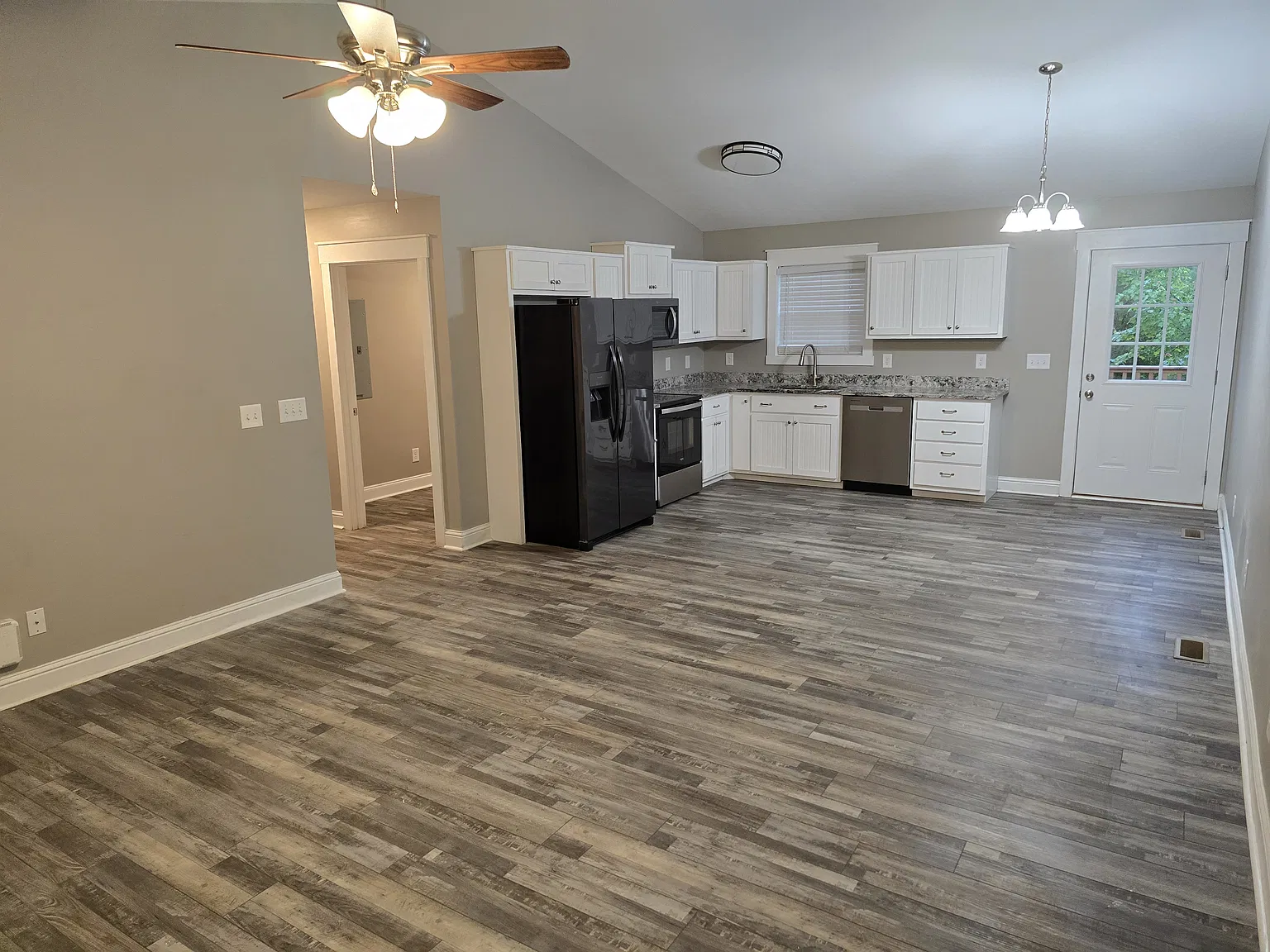 3 bed, 1500 sqft, $1,850 — Photo 3