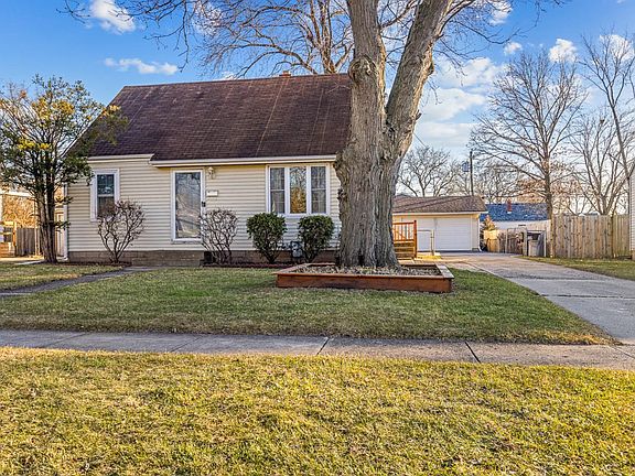2nd image of 613 River Park Dr