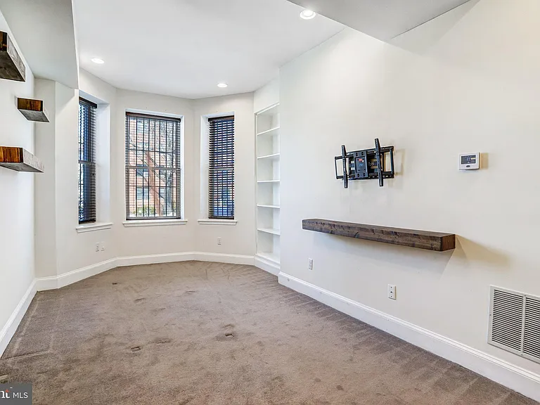 12 Rhode Island Ave NW — Photo 7