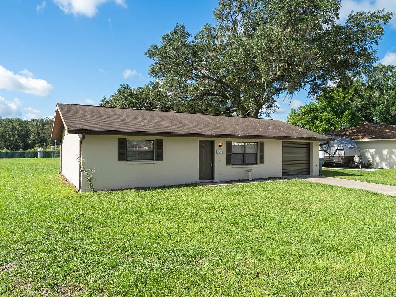 2 bed, 980 sqft, $1,550 — Photo 2