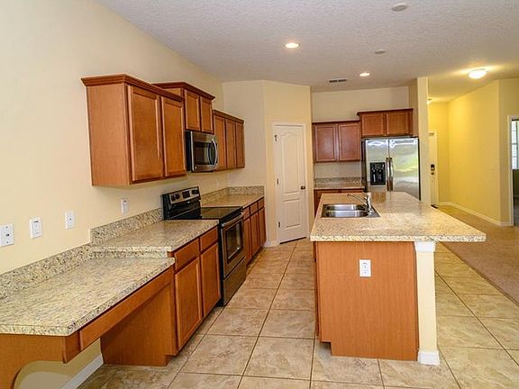 5th image of 15636 Camp Dubois Cres