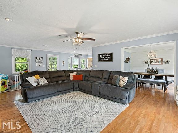4th image of 3789 Fisher Dr SW