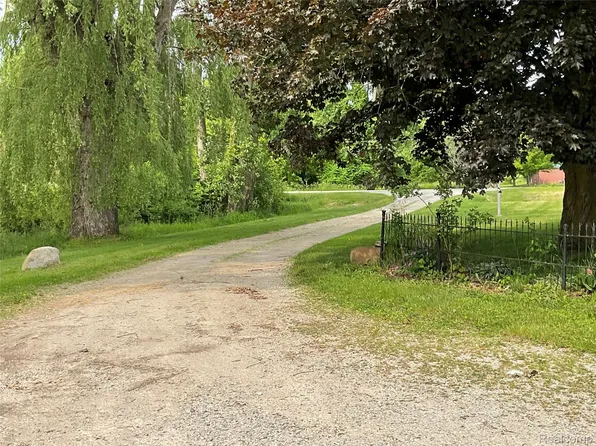 3615 N Mill Rd, Dryden, MI 48428