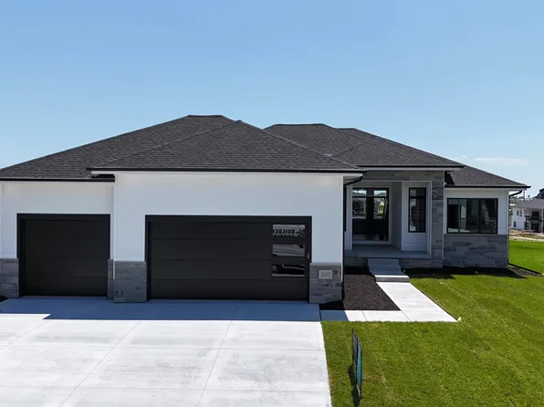 21113 Arlington St, Elkhorn, NE 68022