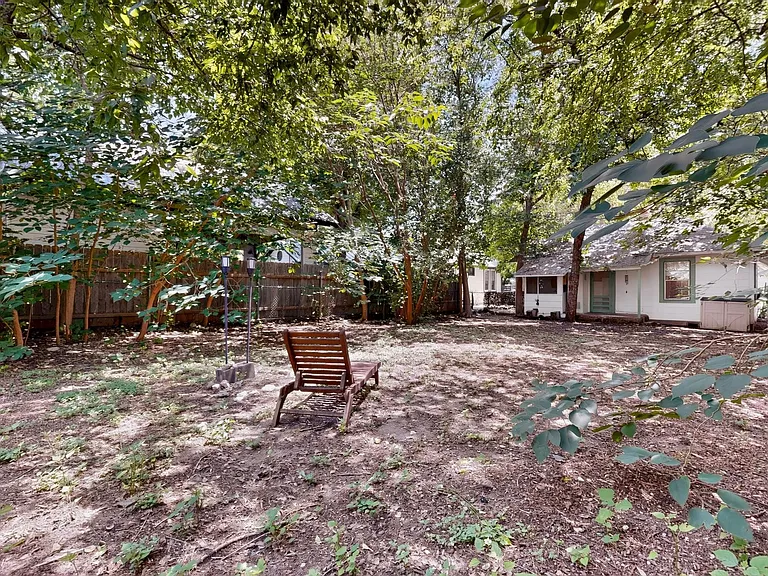 4008 Burnet Rd — Photo 30