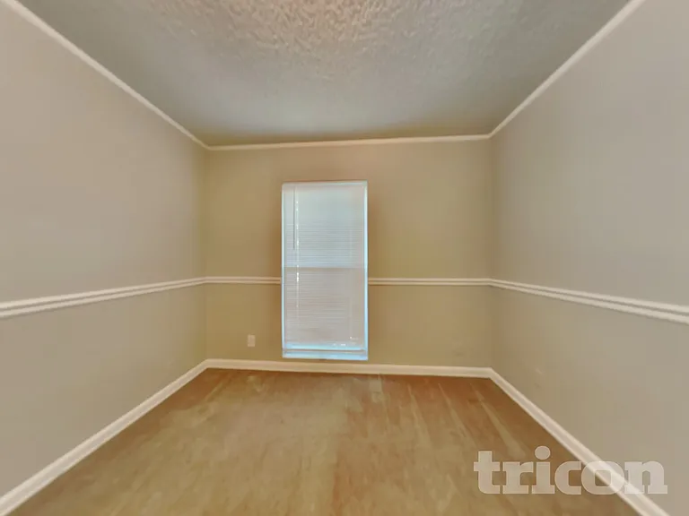 702 Falkirk Ave — Photo 11