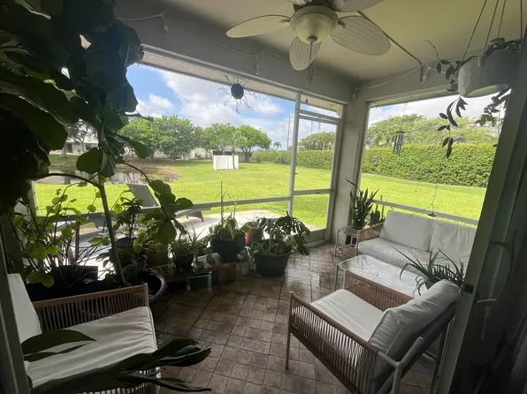 2 Desford Ln, Boynton Beach, FL 33426