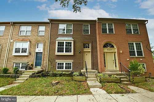 5225 Leeward Ln Photo 1