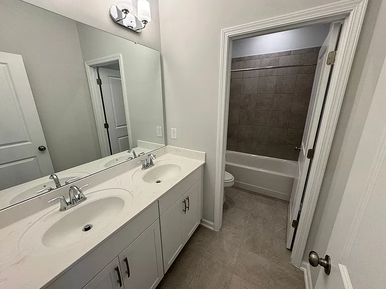 2422 Greshford Ln — Photo 24