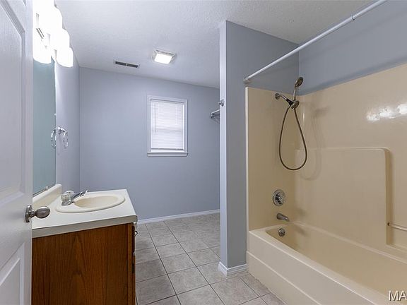 5th image of 2318 Arkansas Ave