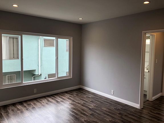 4th image of 111 N Mariposa Ave APT 8
