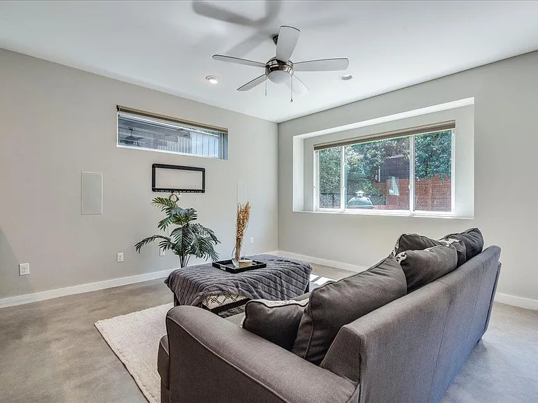 3505 Villa Ct #11 — Photo 9